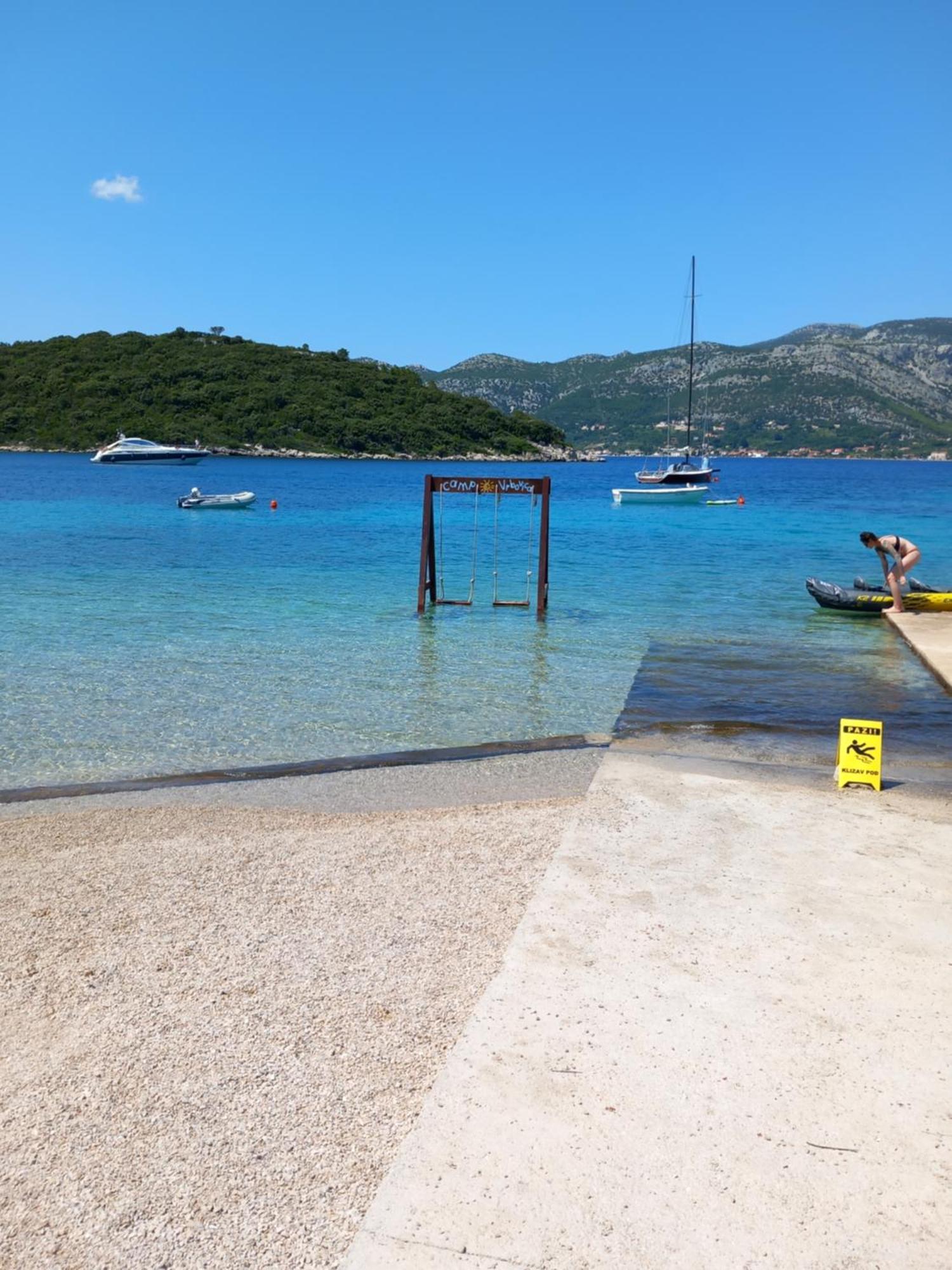 Relax Tiny Villas 40 Meters Of The Beach Zrnovo Bagian luar foto