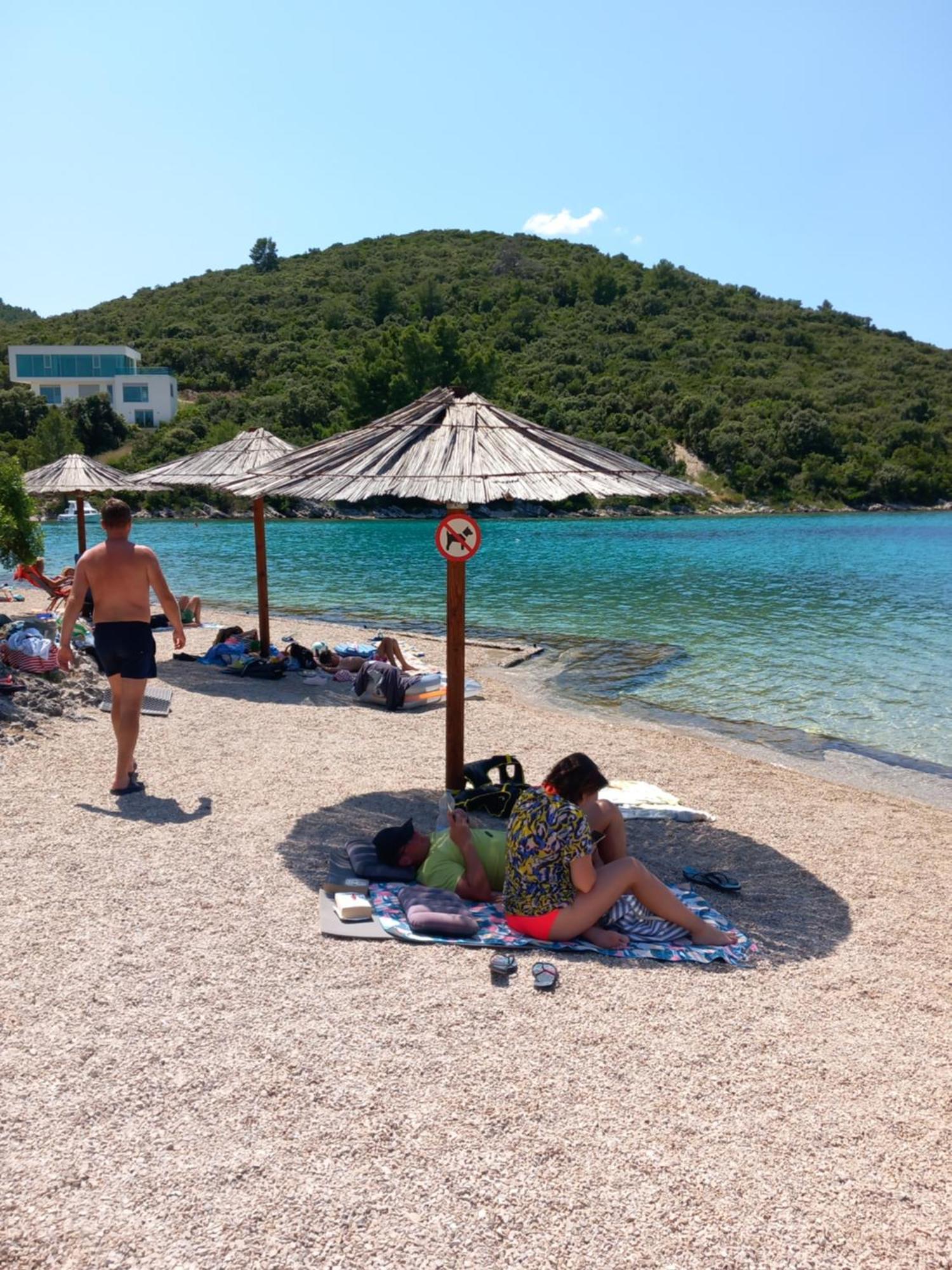 Relax Tiny Villas 40 Meters Of The Beach Zrnovo Bagian luar foto