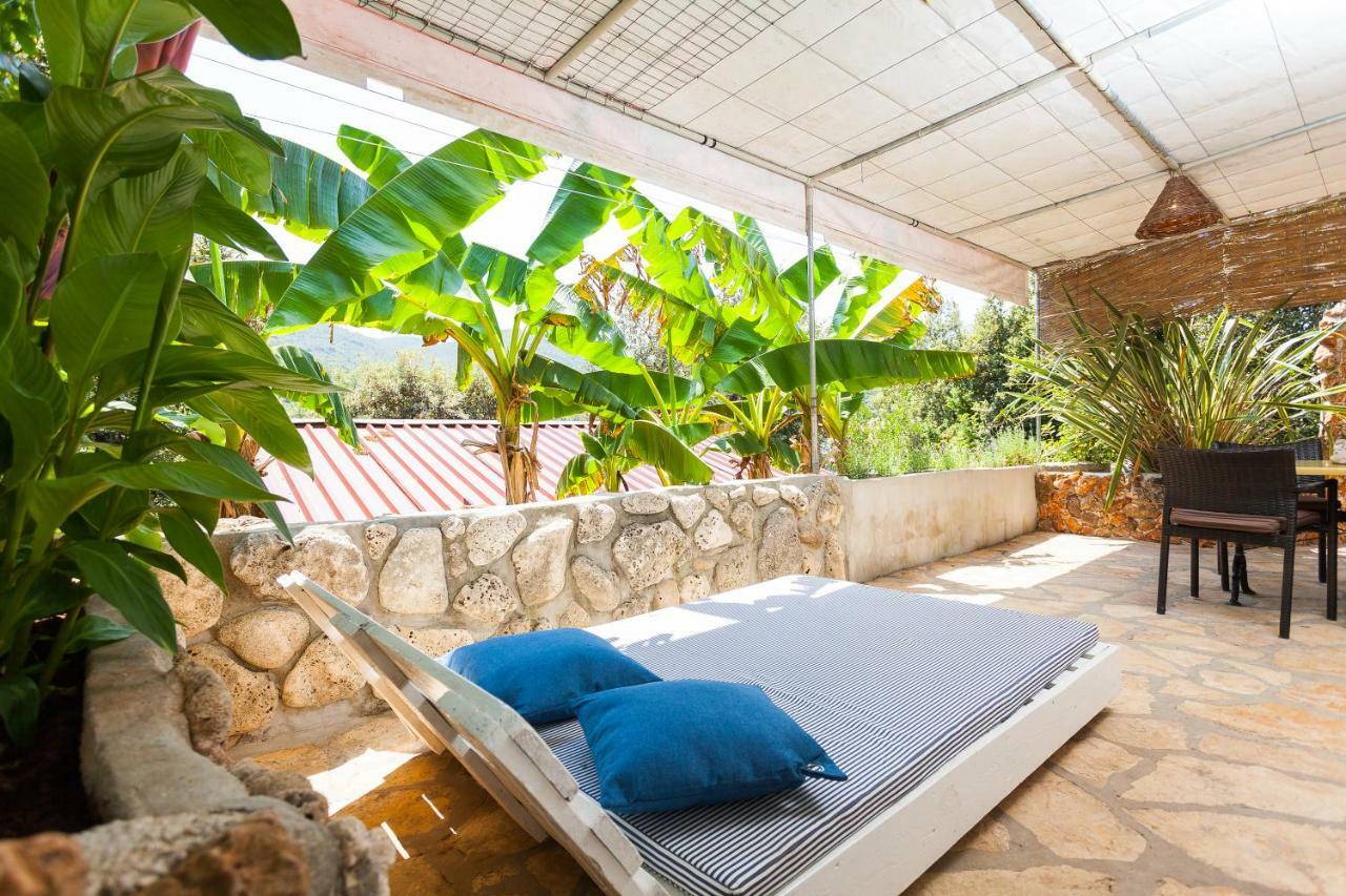 Relax Tiny Villas 40 Meters Of The Beach Zrnovo Bagian luar foto