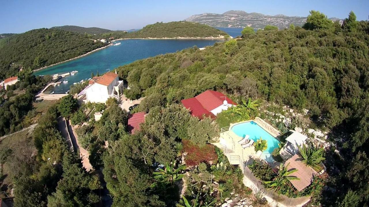 Relax Tiny Villas 40 Meters Of The Beach Zrnovo Bagian luar foto