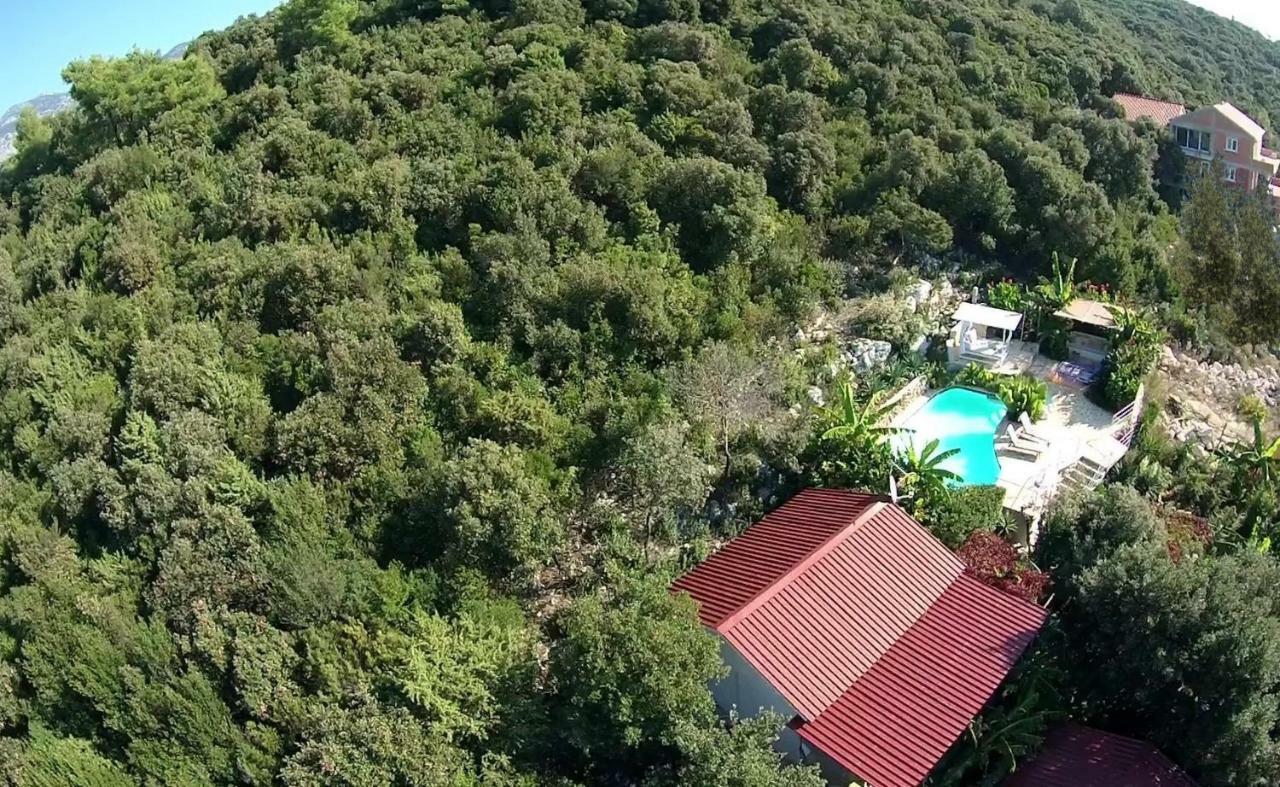 Relax Tiny Villas 40 Meters Of The Beach Zrnovo Bagian luar foto