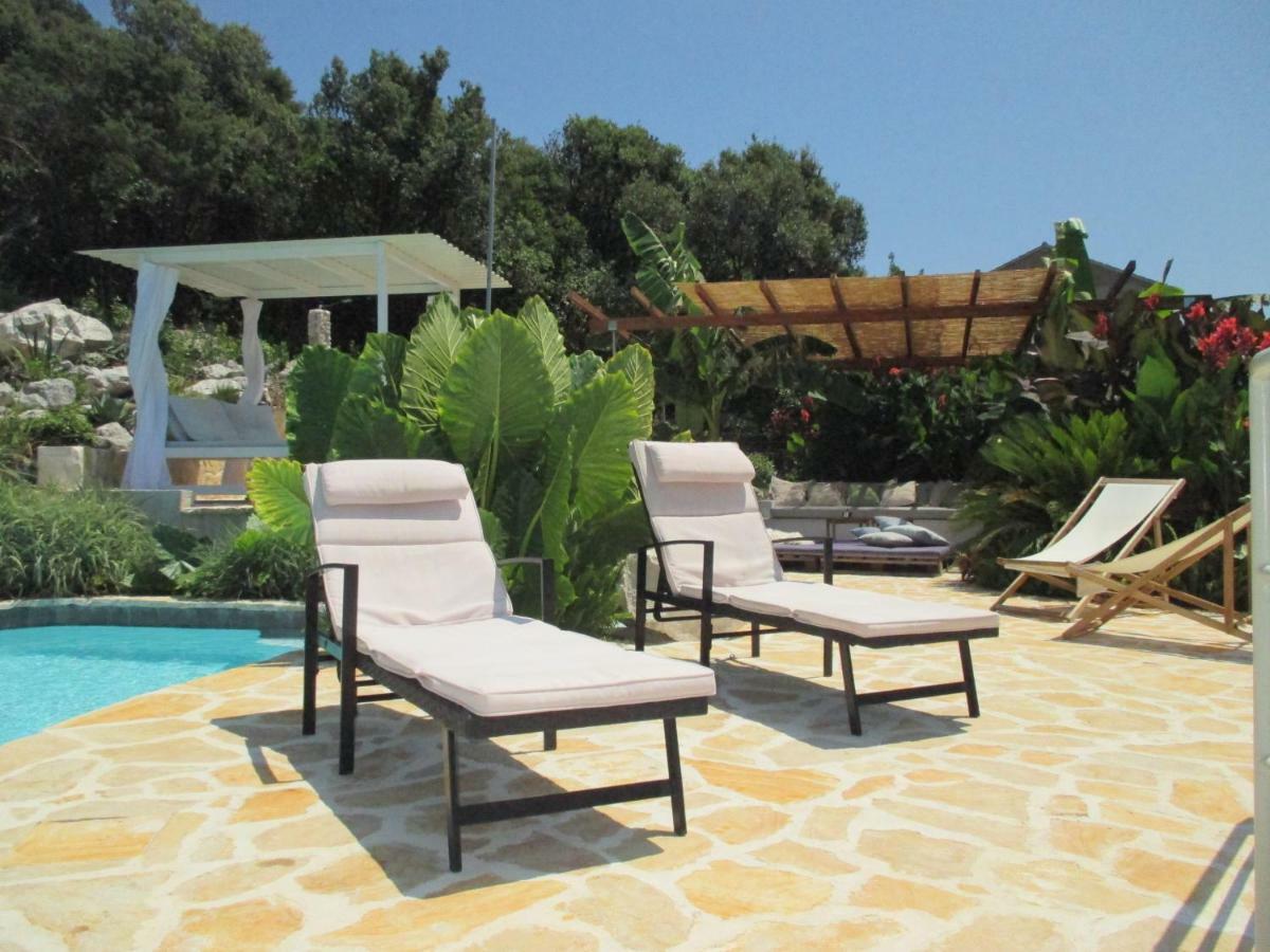 Relax Tiny Villas 40 Meters Of The Beach Zrnovo Bagian luar foto