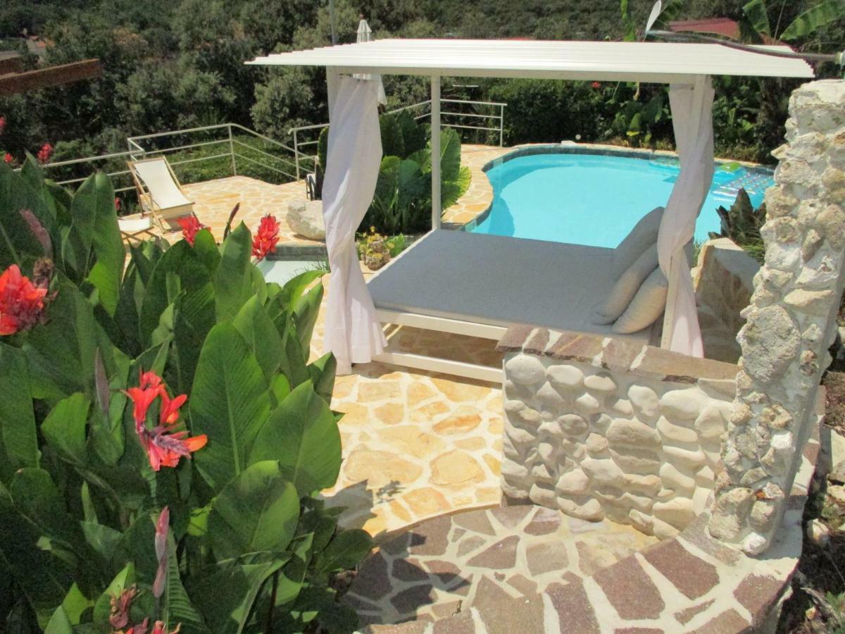 Relax Tiny Villas 40 Meters Of The Beach Zrnovo Bagian luar foto